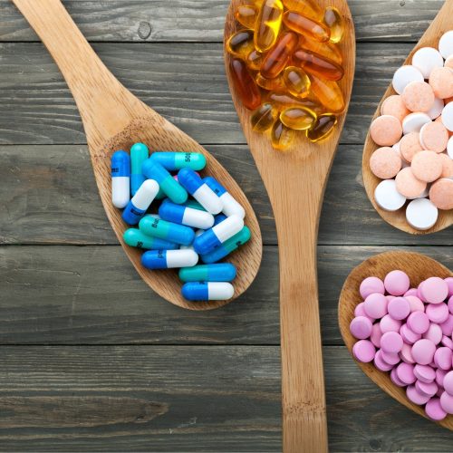 Quando assumere i vari integratori: guida pratica su orari e abbinamenti